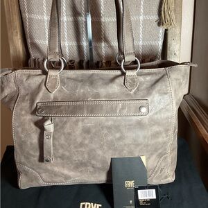 Like New 🔥🔥FRYE Melissa Zip Tote Grey Leather